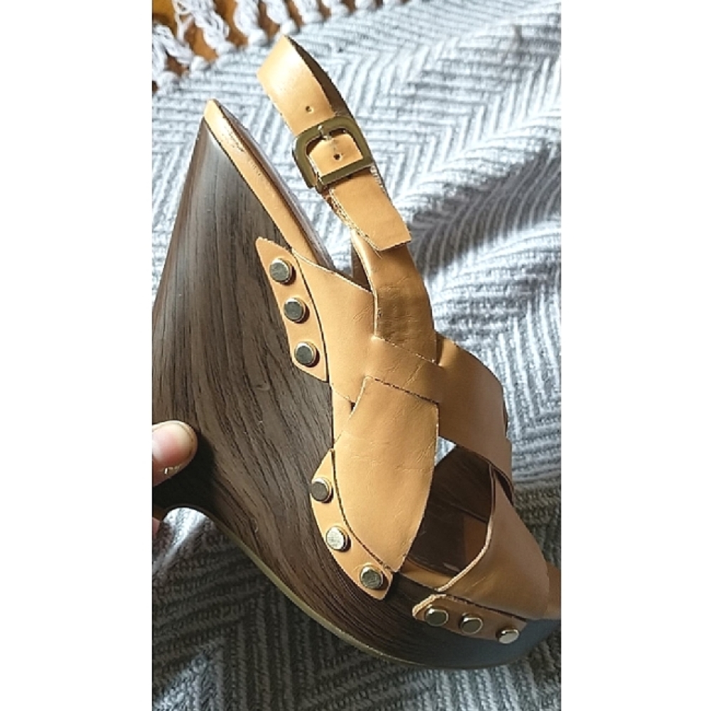 Y2K BCBG Tan Sandal Wedges, size 8 - Picture 12 of 14